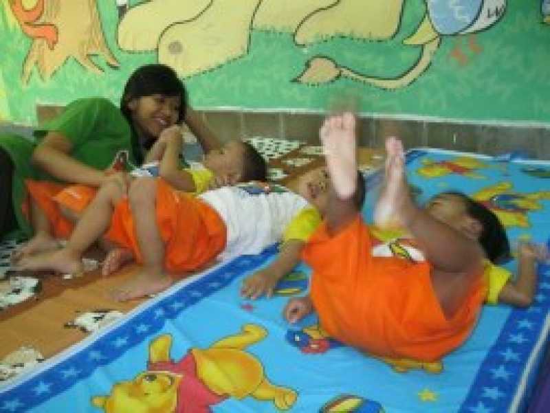 Lihat bintang-bintang di atap kelas. #|#|#|||0.53846153846154