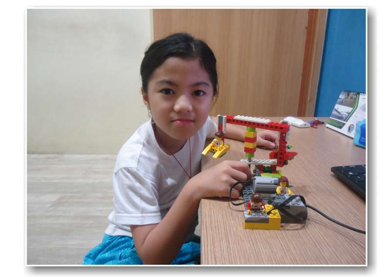 FUN WITH PROGRAM (8-9yrs)#|#|#Sebuah level dimana anak-anak mempelajari <br />
materi pembelajaran membangun dan <br />
memprogram model sederhana dengan <br />
software activity wedo menggunakan <br />
komputer.|||0.28571428571429