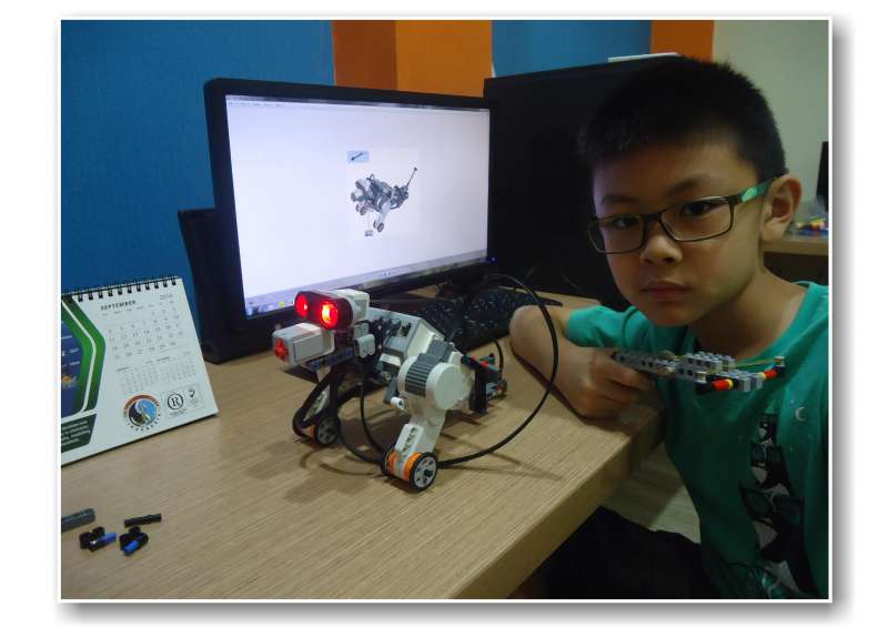 PROGRAMMING (12-18yrs)#|#|#Kelas programming merupakan level advanced<br />
berisikan materi pembelajaran tentang penggunaan <br />
sensor dan mempelajari pemrograman dari tingkat <br />
sederhana hingga rumit dengan menggunakan software EV3|||0.57142857142857